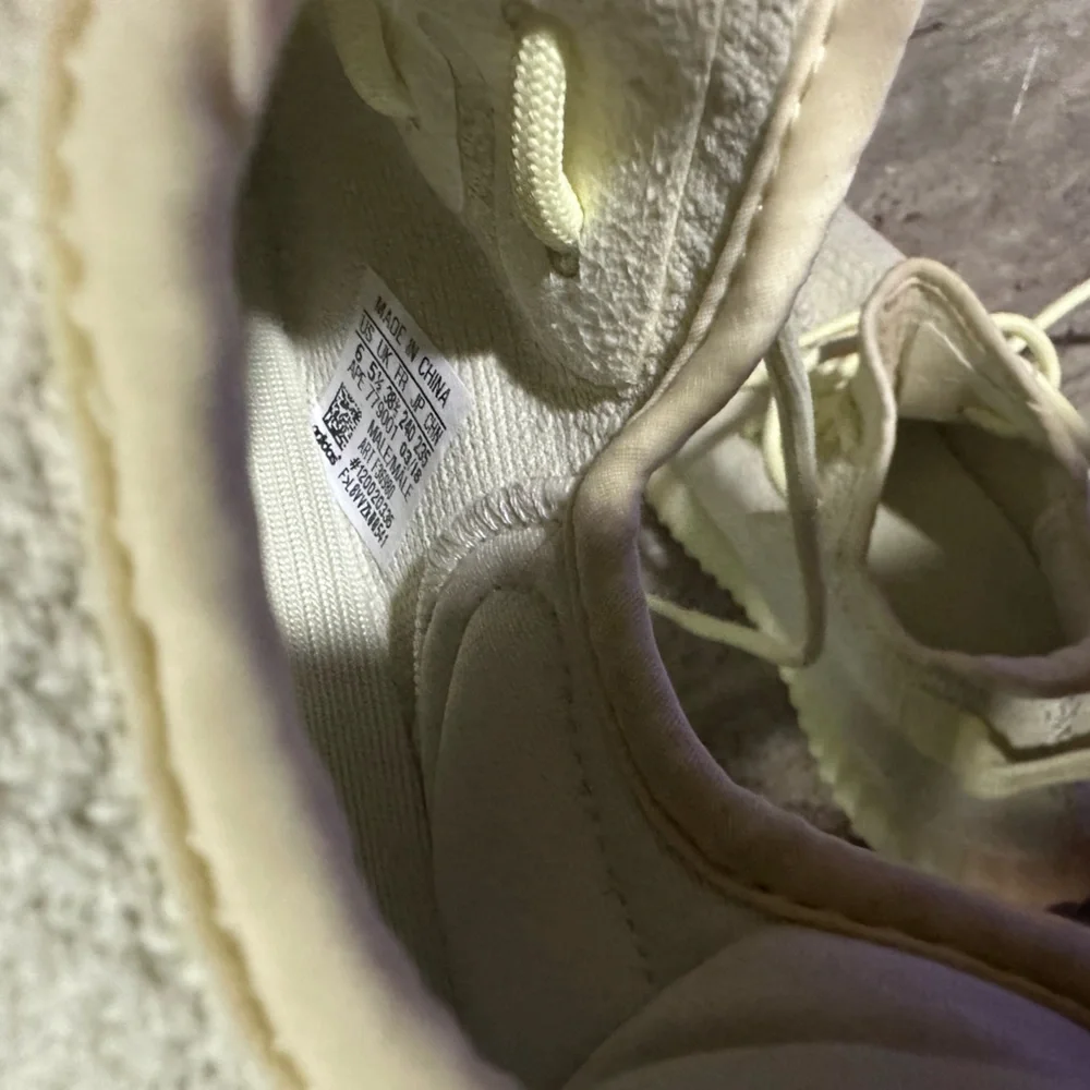 Yeezy Boost 350 V2 Butter - Picture 5 of 5